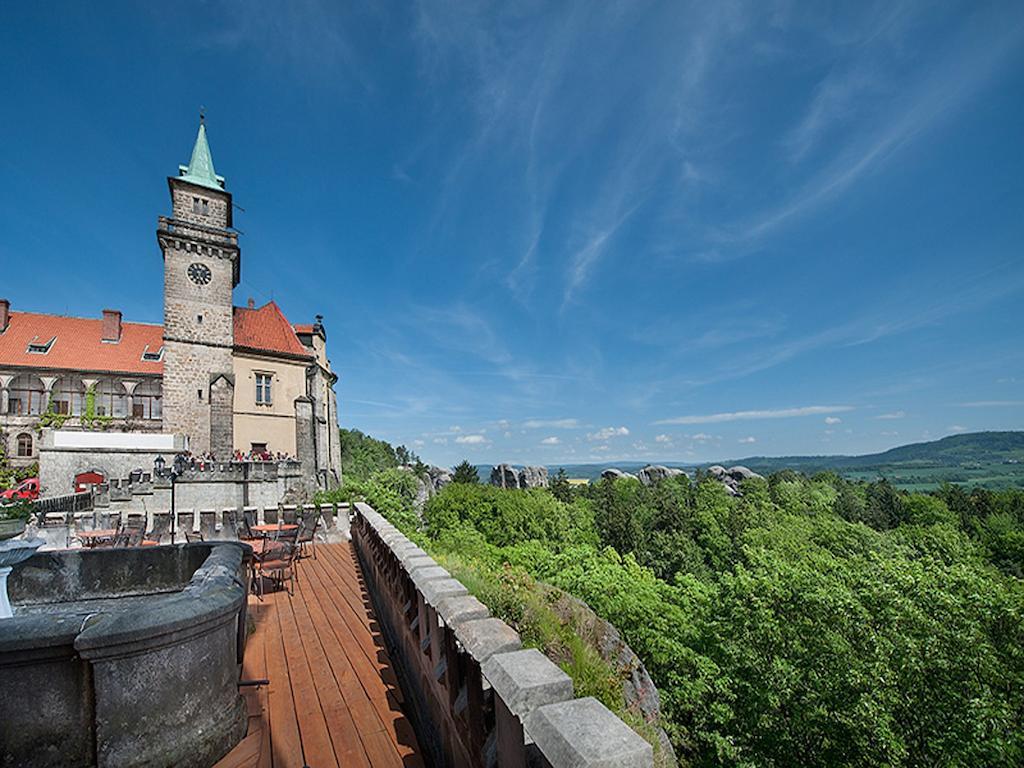 Ea Zamecky Hotel Hruba Skala Exterior photo