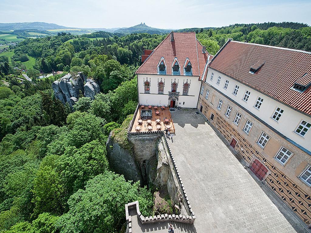 Ea Zamecky Hotel Hruba Skala Exterior photo